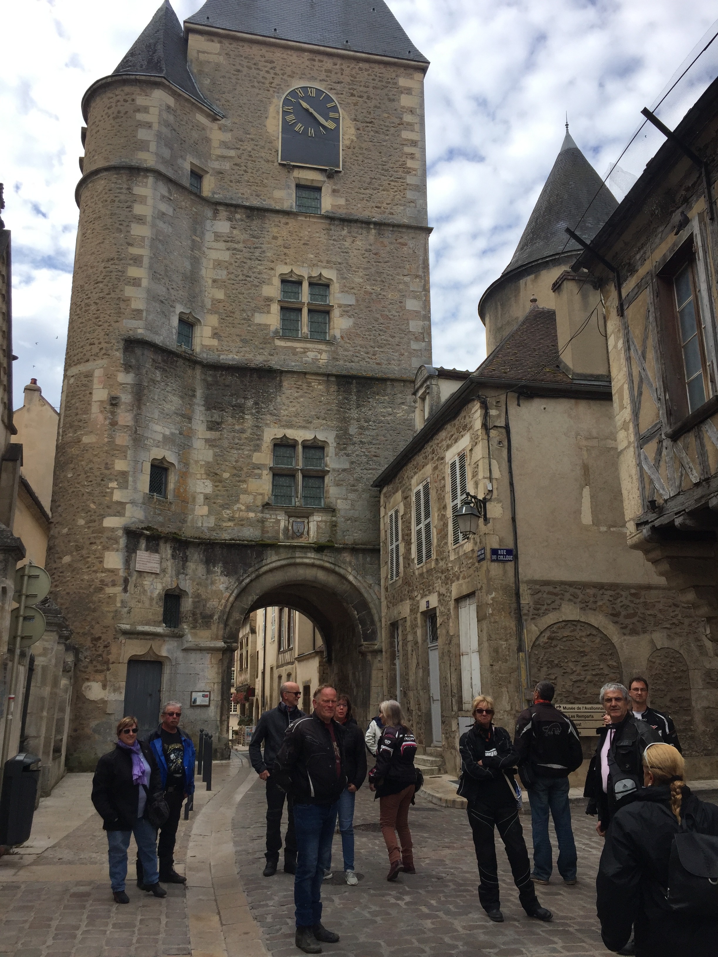 Avallon1